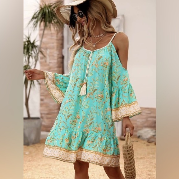 NEW! Boho Chic, Cold shoulder, floral print, mini dress / tunic - Picture 5 of 6